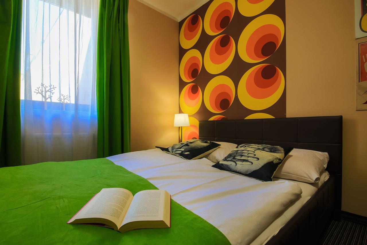 Glow Hostel Breslau Exterior foto